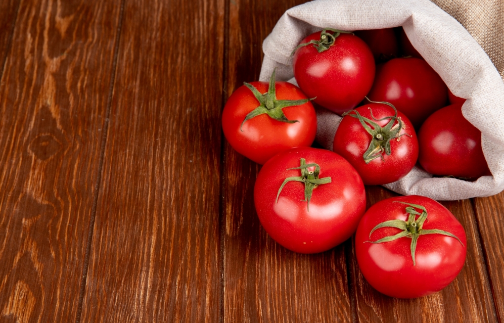 Dodanie pomidorów do Aglio Olio - jak to zrobić?
